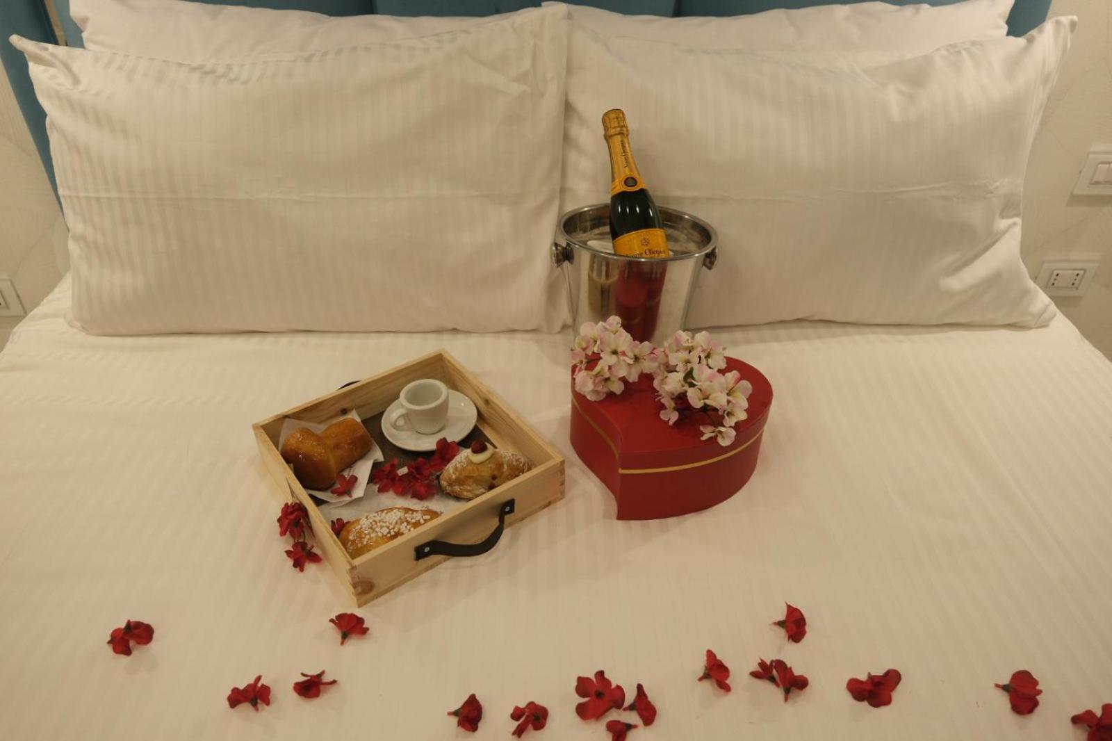 Hotel Luxury Masaniello à Naples Extérieur photo
