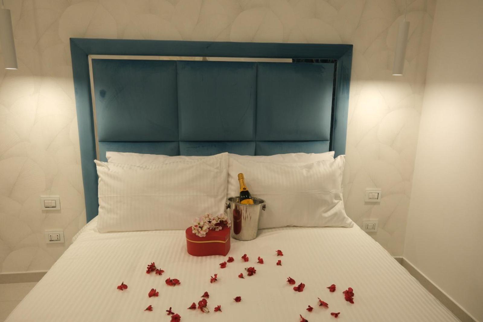 Hotel Luxury Masaniello à Naples Extérieur photo