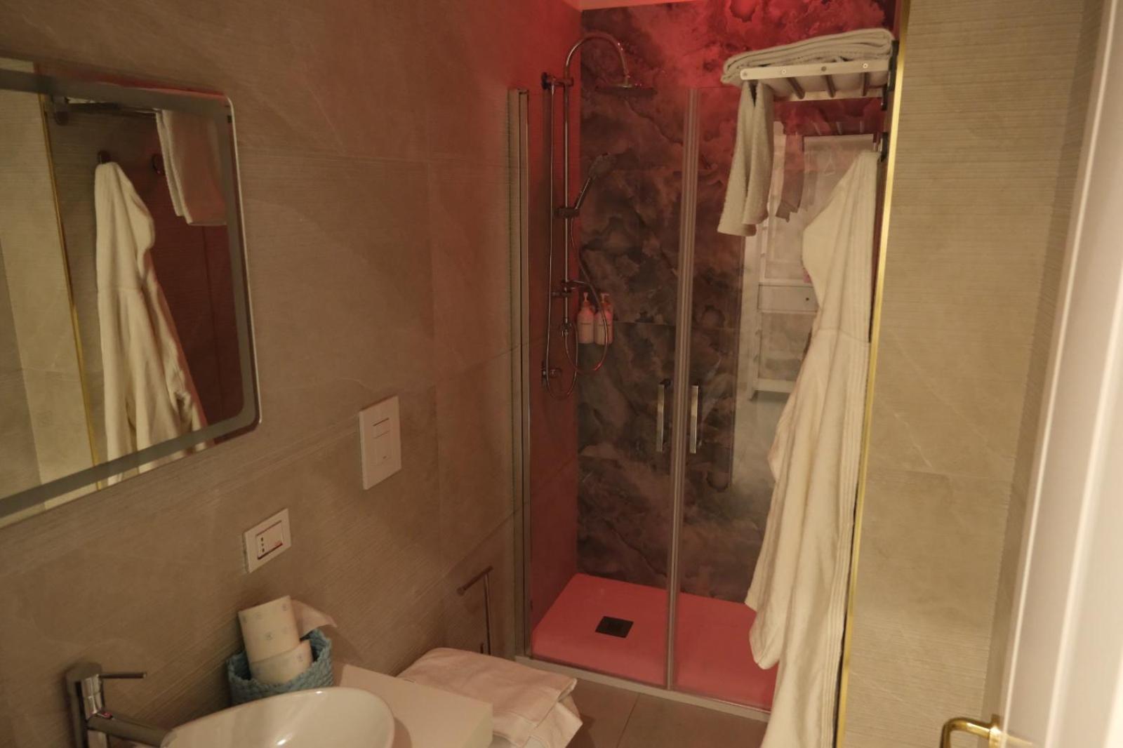 Hotel Luxury Masaniello à Naples Extérieur photo